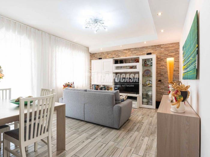 Appartamento trilocale in vendita in Via Galileo Galilei, Centro, Costa Masnaga
