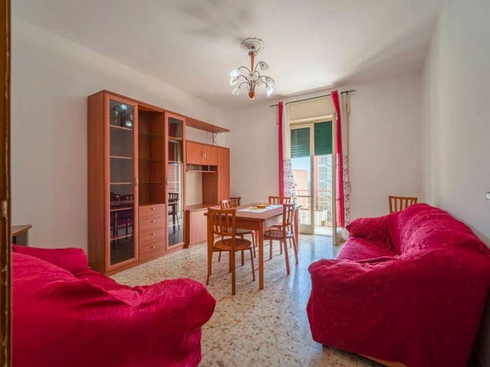 Appartamento trilocale in vendita in Via Giuseppe Sciva, Centro Storico, Messina
