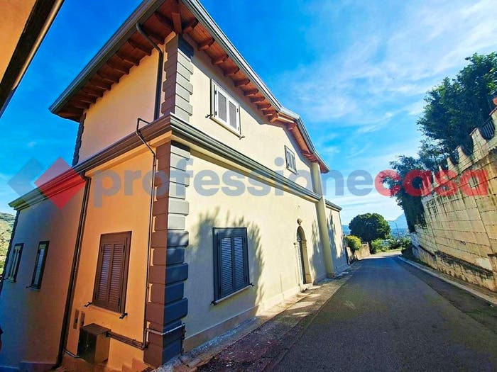 Casa con 5 locali in vendita in Via Giuseppe Garibaldi, Piedimonte San Germano Alta, Piedimonte San Germano