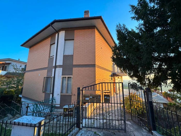 Appartamento con 6 locali in vendita in via del Crocifisso, Centro, Fermo