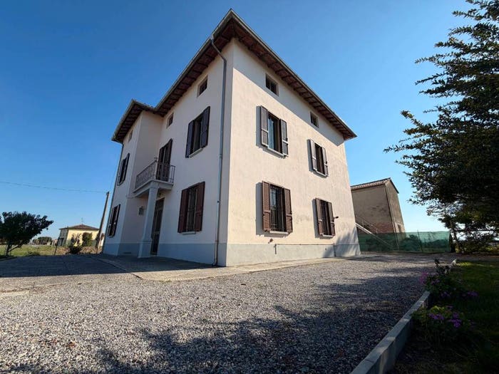 Casa con 6 locali in vendita in Strada Giacomo Matteotti, Torrile
