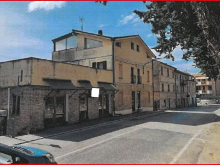 Appartamento con 5 locali in vendita in Via Tiro a Segno, Centro, Fermo