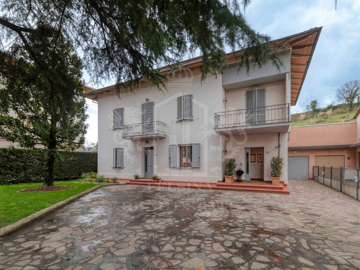 Casa con 6 locali in vendita in Via Montanara, Centro, Casalfiumanese