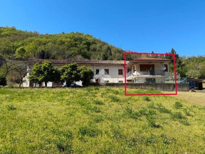 Casa bilocale in vendita in Regione Rocchea, Canelli