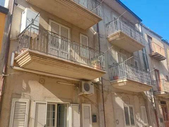 Casa con 6 locali in vendita in Via Garibaldi, Cattolica Eraclea
