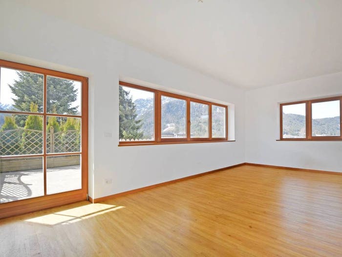 Appartamento con 5 locali in vendita in Viale San Giovanni, Centro, Dobbiaco