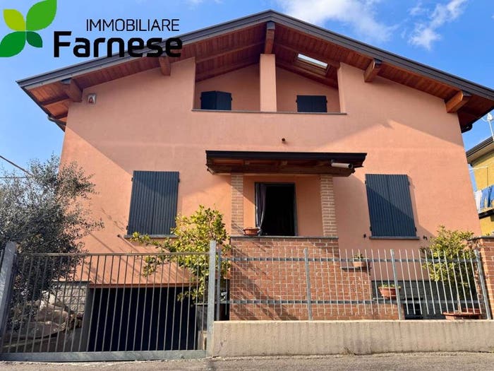 Casa quadrilocale in vendita in Via Ceno, Le Mose Caorsana, Piacenza