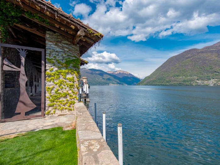 Casa con 6 locali in vendita in Moltrasio