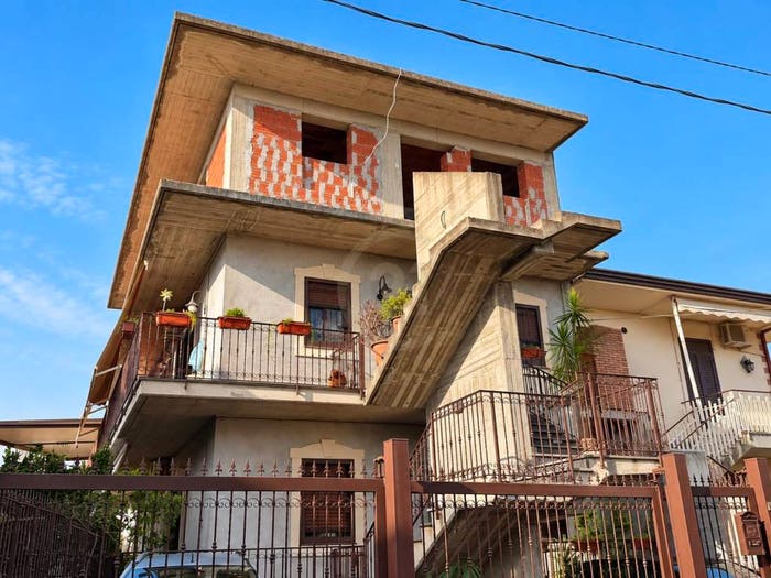 Appartamento trilocale in vendita in Via Sottotenente Cantone, Centro, Mascalucia