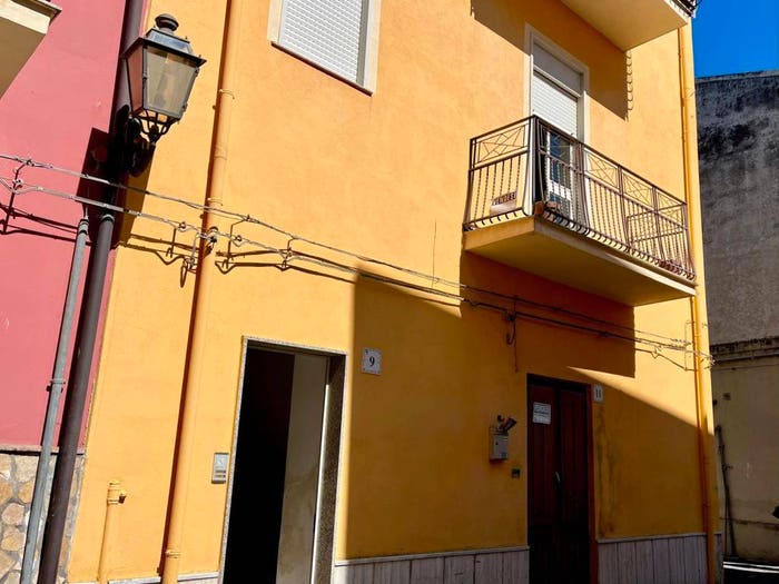 Appartamento con 6 locali in vendita in Vicolo Torrente Idria, Centro, Barcellona Pozzo di Gotto