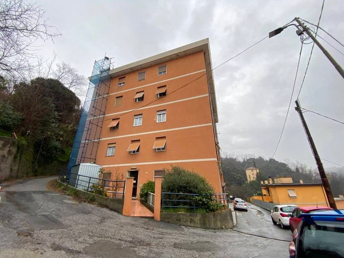Appartamento trilocale in vendita in Via Campodonico, Bolzaneto, Genova