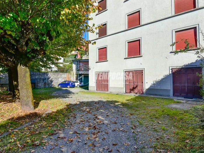 Appartamento trilocale in vendita in Via Pian del Tivano, Centro, Sormano