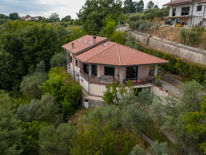 Casa con 5 locali in vendita in Via Villafranca, Rieti