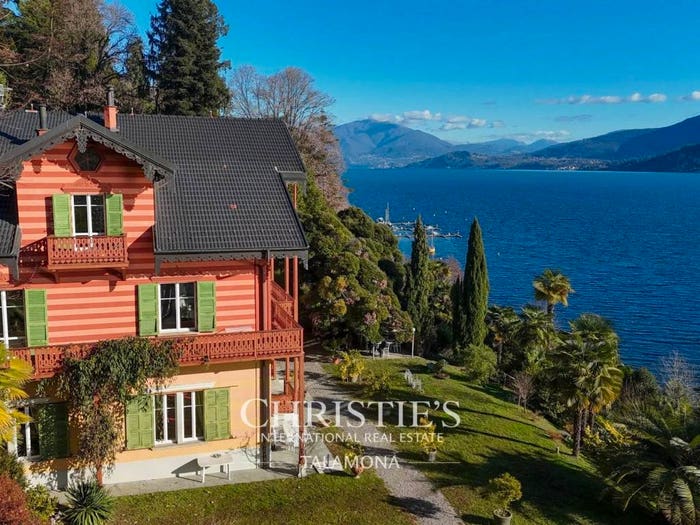 Casa con 6 locali in vendita in Ghiffa