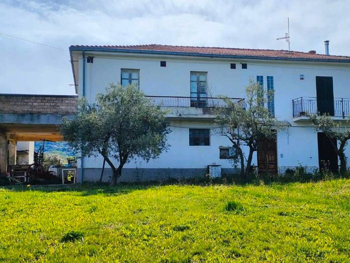 Casa con 5 locali in vendita in CONTRADA MAMPIOPPO, Scafa