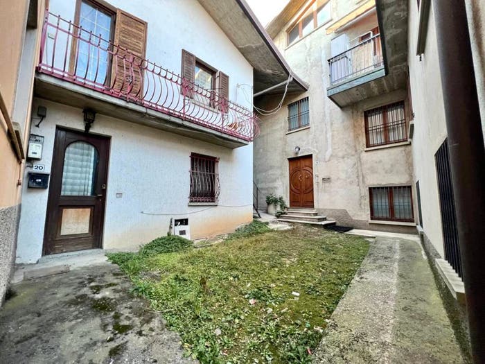 Casa trilocale in vendita in Via Fiume, Casnigo