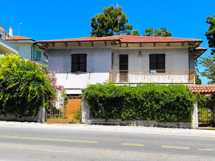 Casa con 6 locali in vendita in Strada della Madonnetta, Pinocchio, Ancona