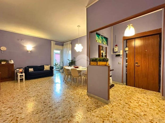 Appartamento con 5 locali in vendita in Via carlo de marco, San Carlo All'Arena, Napoli