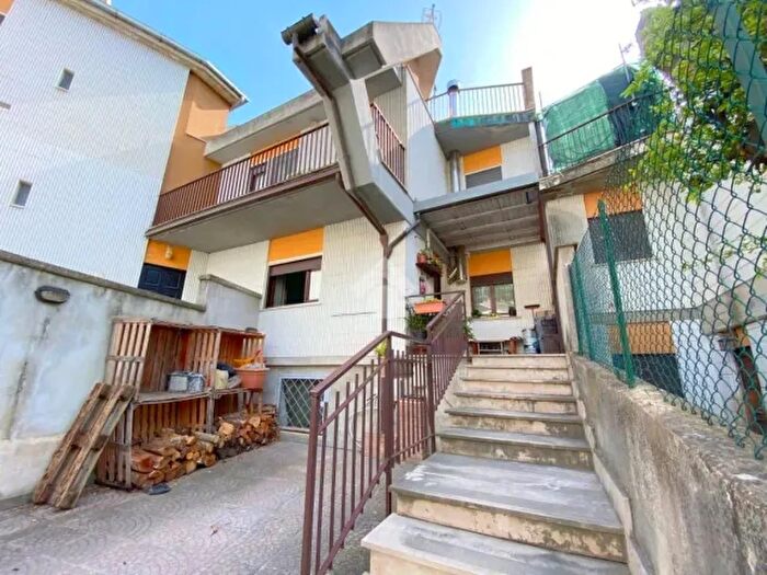 Casa quadrilocale in vendita in Via Bruno Buozzi, Poggio Mirteto