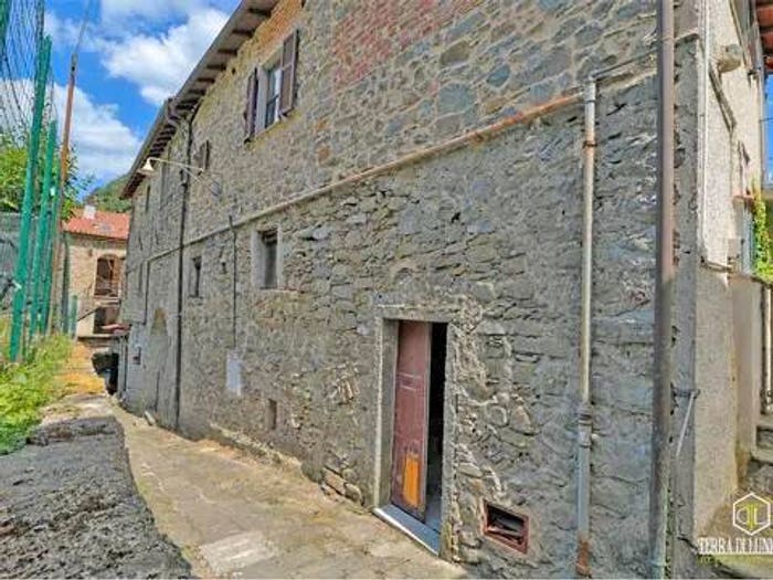 Appartamento con 5 locali in vendita in Via Nazionale, Mignegno, Pontremoli