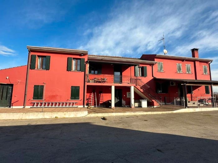 Casa con 5 locali in vendita in Via Gemma Lia Grizzi dal Fiume, Castagnaro
