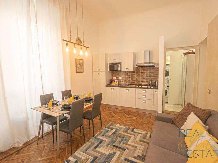 Appartamento quadrilocale in vendita in Palestro, Centro Città, Genova