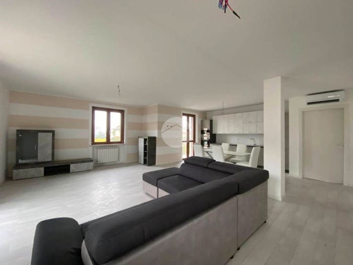 Appartamento quadrilocale in vendita in Via Isonzo, Lonato, Lonato del Garda
