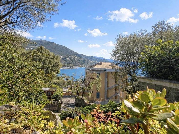 Appartamento con 6 locali in vendita in Via della Pineta, Pineta, Arenzano