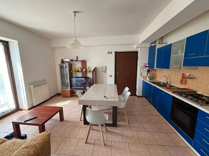 Appartamento trilocale in vendita in Via Colli, Serrapetrona