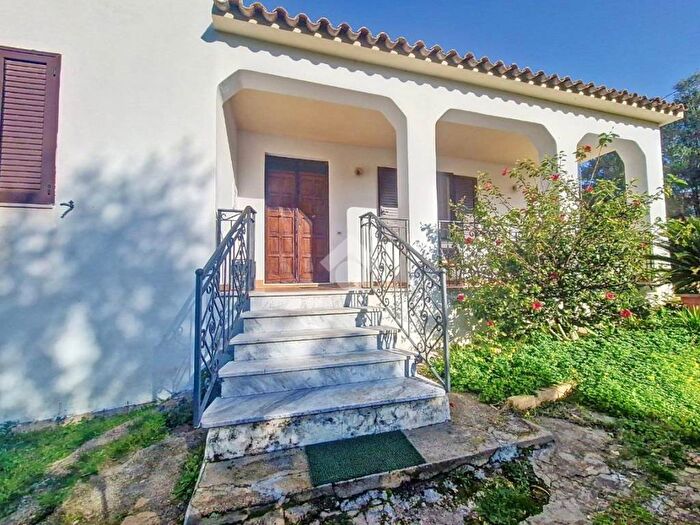 Casa con 5 locali in vendita in Via delle Rose, Monti