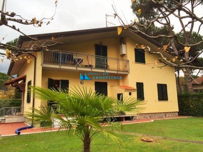 Casa con 6 locali in vendita in Via degli Olmi, Ronchi Poveromo, Massa