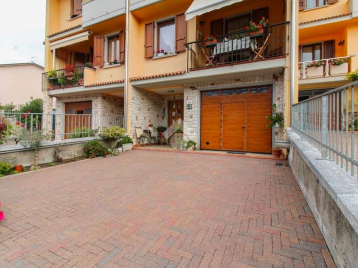 Casa trilocale in vendita in Via Paolo VI, Centro, Casto