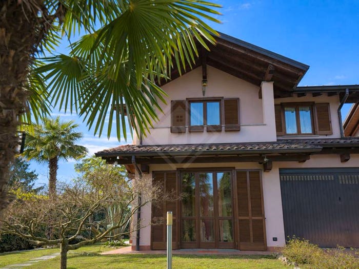 Casa con 5 locali in vendita in Centro, Leggiuno