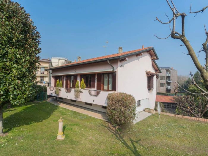 Appartamento quadrilocale in affitto in Via Maria Biffi Levati, Via Lecco Via Bergamo, Monza