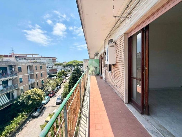 Appartamento bilocale in vendita in Via Nicola Ricciardi, Posillipo, Napoli