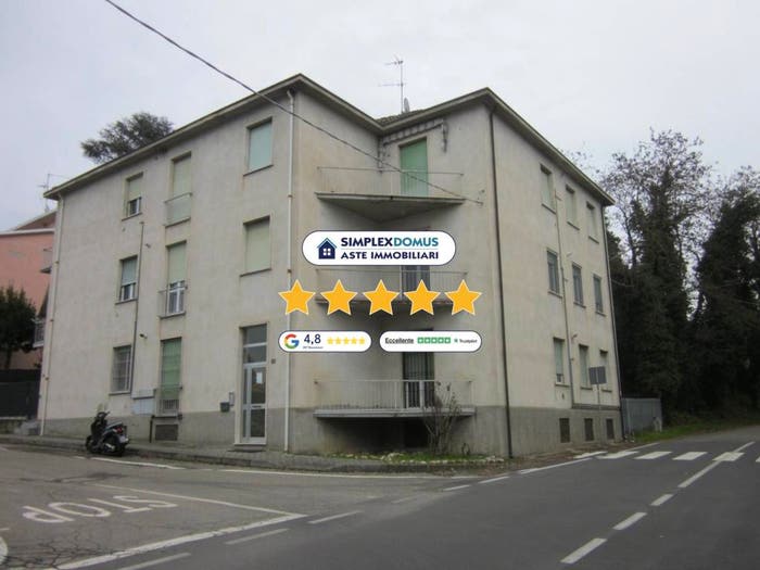 Appartamento quadrilocale in vendita in Viale Amedeo di Savoia Duca d'Aosta, Centro, Casteggio