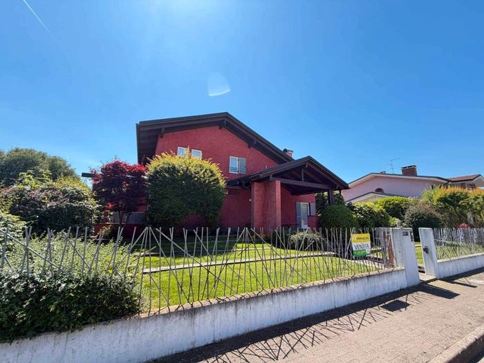 Casa con 6 locali in vendita in Via Giovanni Falcone, Centro, Cerea
