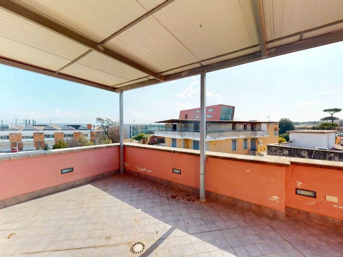 Appartamento con 5 locali in vendita in Via Giosuè Carducci, Arzano
