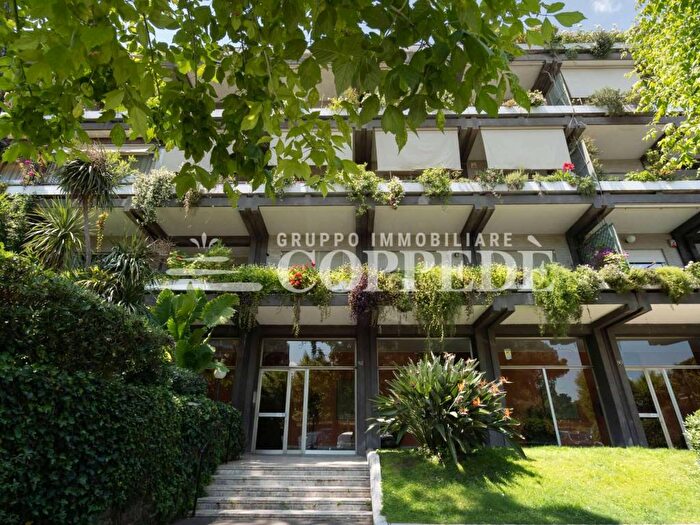 Appartamento con 6 locali in vendita in via Michelini Tocci, Medaglie d'Oro, Roma