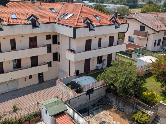 Appartamento trilocale in vendita in Via Galileo Galilei, Pogliano Milanese