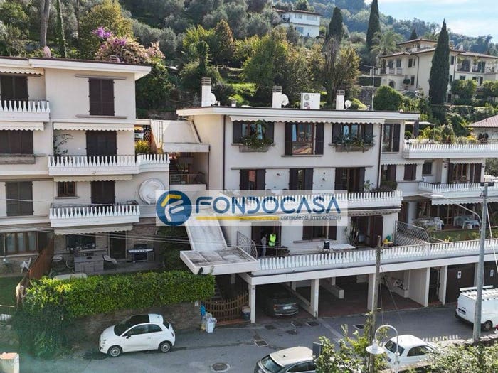 Appartamento quadrilocale in vendita in Via Mura Est, Centro, Massa