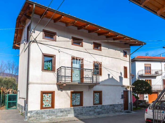 Casa con 6 locali in vendita in Via Vittorio Emanuele, Centro, Giaveno