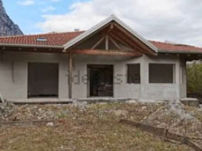 Casa con 6 locali in vendita in Viale Daino, Pietramurata, Dro
