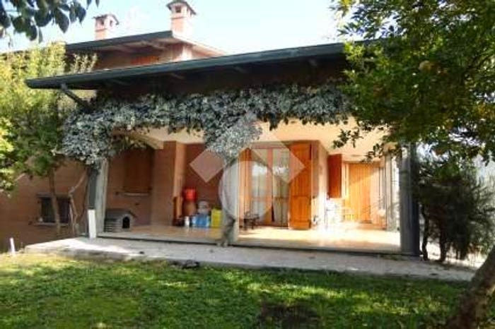 Casa con 6 locali in vendita in Via Quattropassi, Centro, Formigine