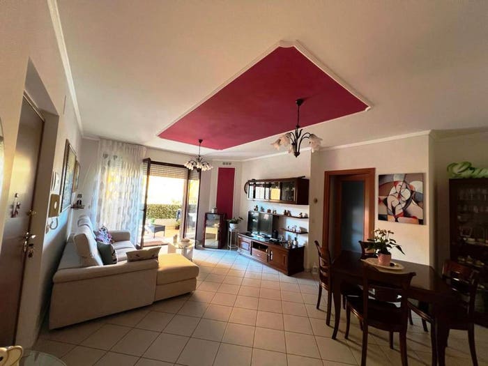Appartamento con 5 locali in vendita in Via Rosario Livatino, Pagliare, Morro d'Oro