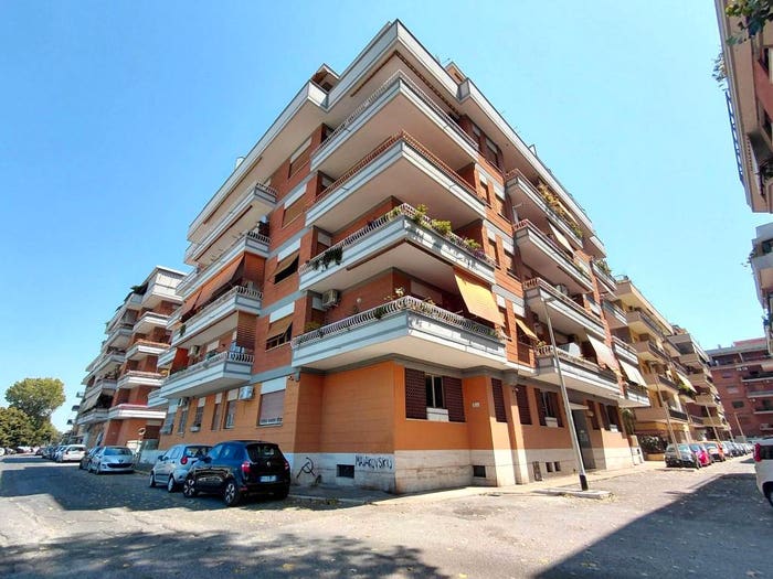 Appartamento trilocale in vendita in Via Salvatore Denti di Piraino, Ostia Levante, Roma