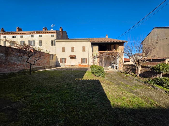Casa con 6 locali in vendita in Via Vincenzo Rogna, Mirabello Monferrato