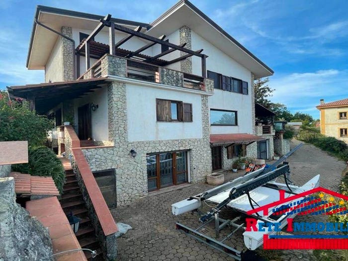 Casa con 6 locali in vendita in Via Molinari, Marano Principato