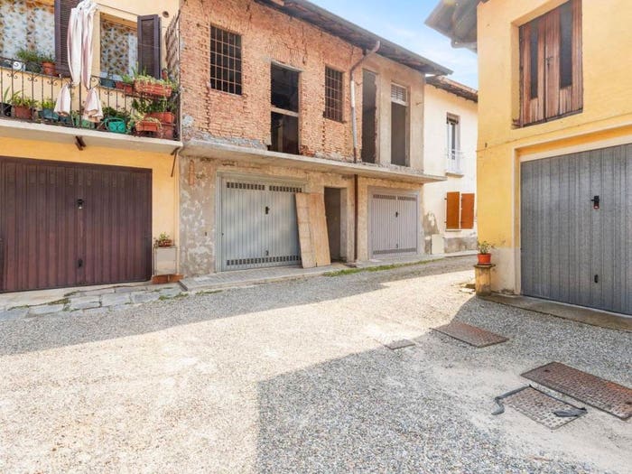 Casa bilocale in vendita in Via San Giulio, Cassano Magnago