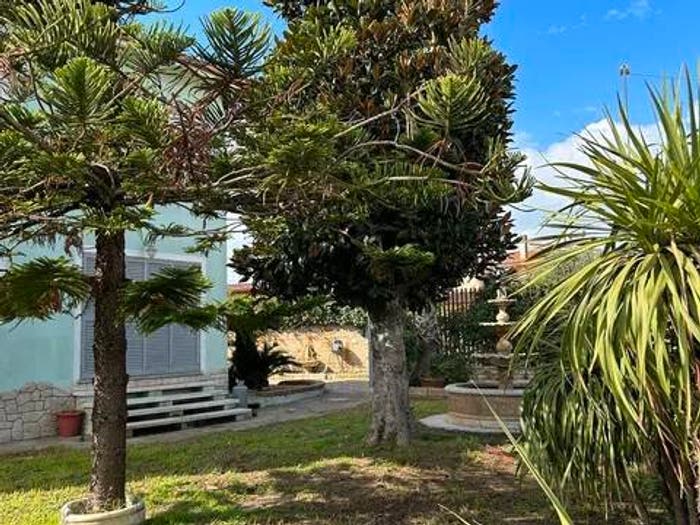 Casa con 6 locali in vendita in Via Latina, Villa Claudia, Anzio